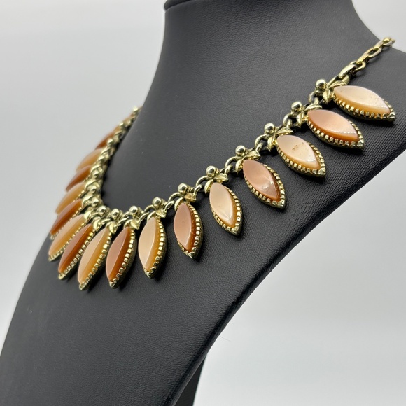 Vintage Lucite Peach & Tan Hanging Elements Gold-Tone Necklace Matching Bracelet - Picture 2 of 11